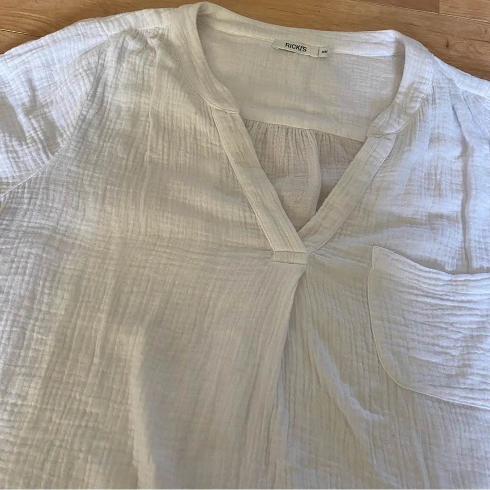 Ricki's Crinkle Gauze V-Neck Blouse - Picture 6 of 12